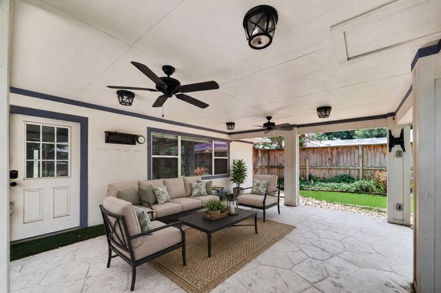 811 Thicket Lane, Houston, TX 77079