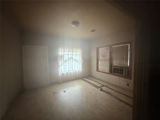 7024 Avenue H, Houston, TX 77011