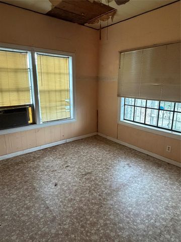 7024 Avenue H, Houston, TX 77011