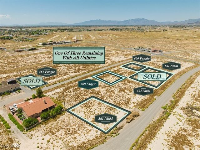 561 West Nikki Way, Pahrump, NV 89060