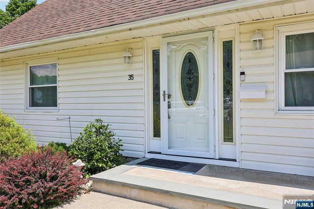 35 Spruce Road, Pompton Lakes, NJ 07442