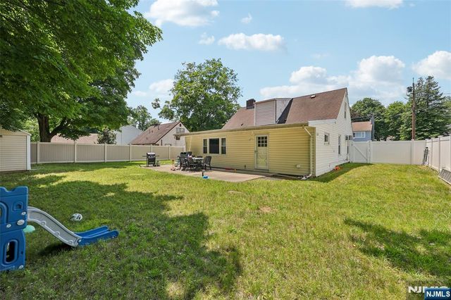 35 Spruce Road, Pompton Lakes, NJ 07442