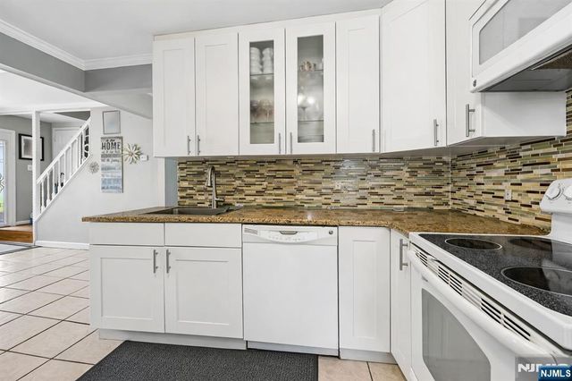 35 Spruce Road, Pompton Lakes, NJ 07442