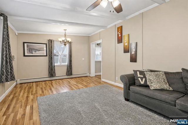 35 Spruce Road, Pompton Lakes, NJ 07442