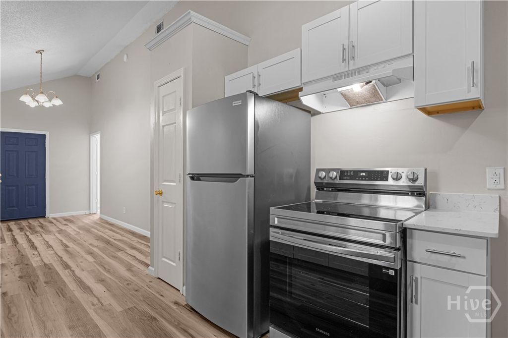 Image 10 of property listing at 4319 Raybun Street, Savannah, GA 31405