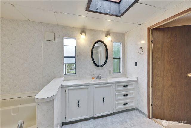 507 W Veterans Avenue, Westport, WA 98595