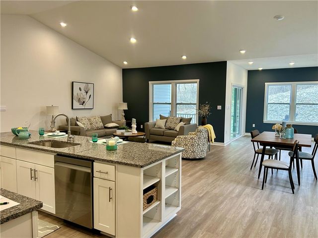 1002 Whistler Way, Adams Twp, PA 16046