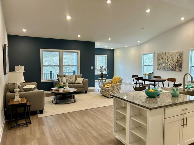 1002 Whistler Way, Adams Twp, PA 16046