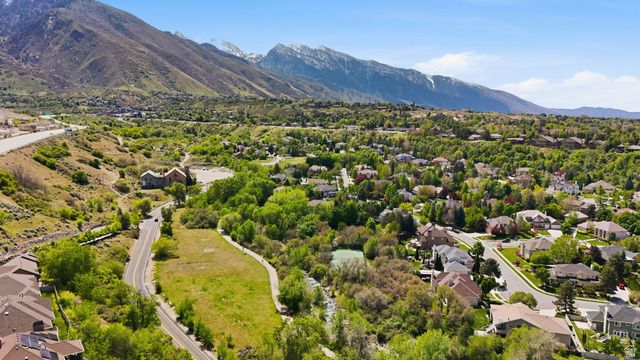 6623 S HIDDEN CV, Cottonwood Heights, UT 84121