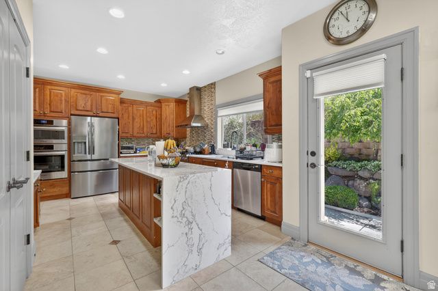 6623 S HIDDEN CV, Cottonwood Heights, UT 84121