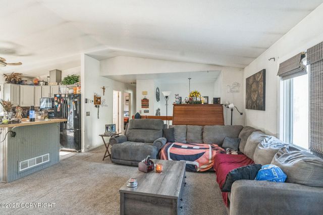 9820 Chelatna Circle, Anchorage, AK 99515
