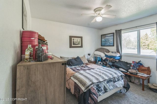 9820 Chelatna Circle, Anchorage, AK 99515