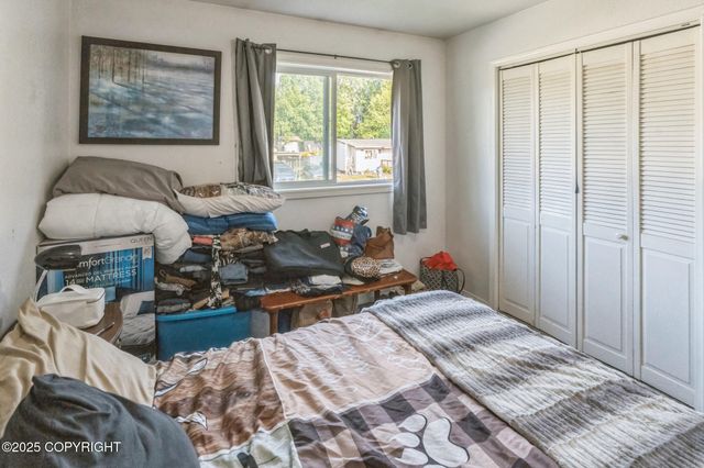 9820 Chelatna Circle, Anchorage, AK 99515