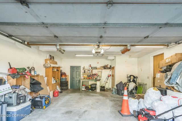 9820 Chelatna Circle, Anchorage, AK 99515