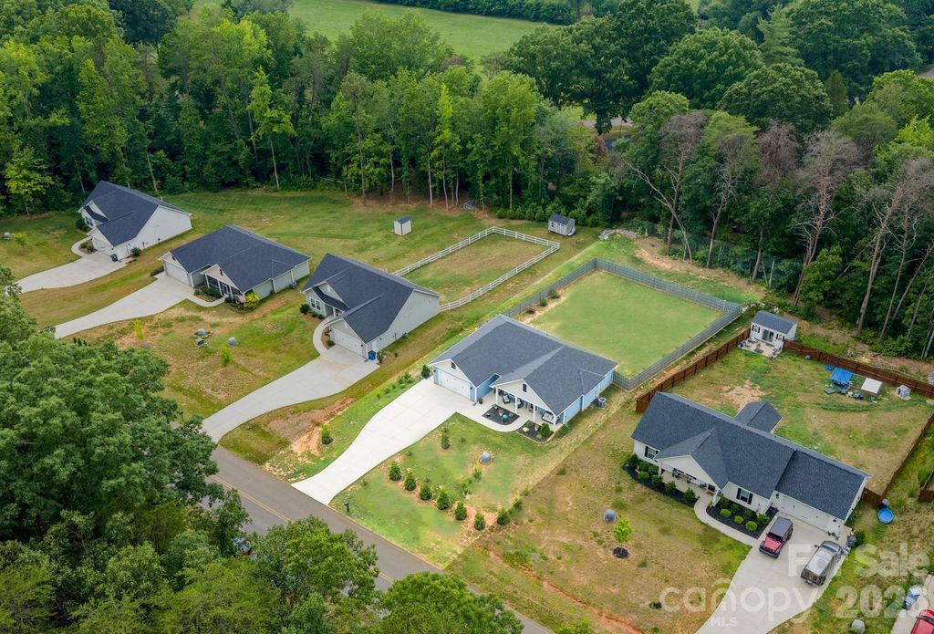 1002 Westminster Drive, Statesville, NC 28677