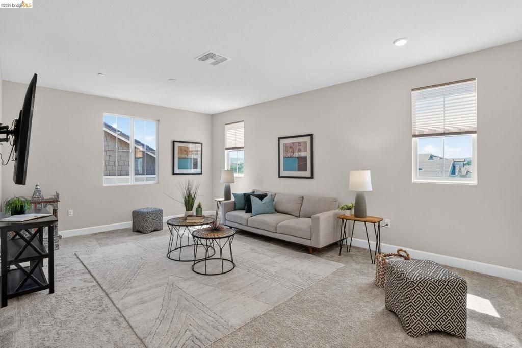 Image 18 of property listing at 1885 Water St, Brentwood, CA 94513