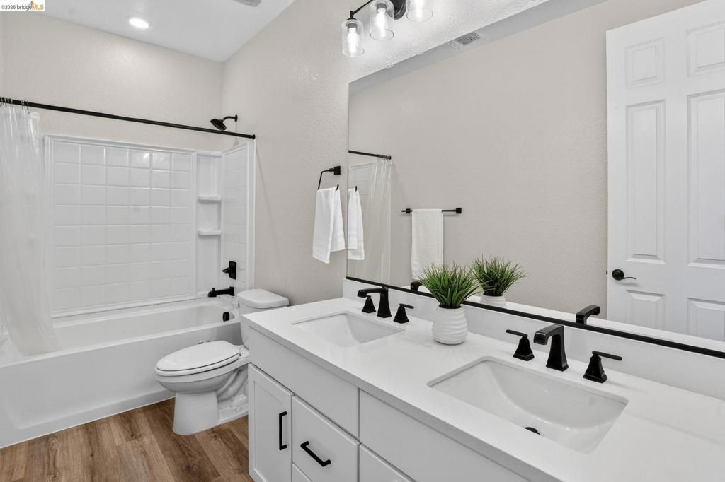 Image 35 of property listing at 1885 Water St, Brentwood, CA 94513
