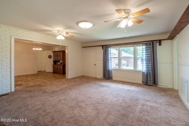 1226 Hwy 58 S, Kinston, NC 28504