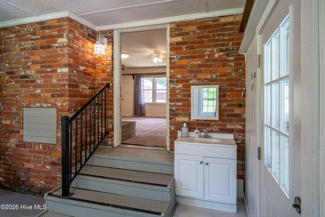 1226 Hwy 58 S, Kinston, NC 28504
