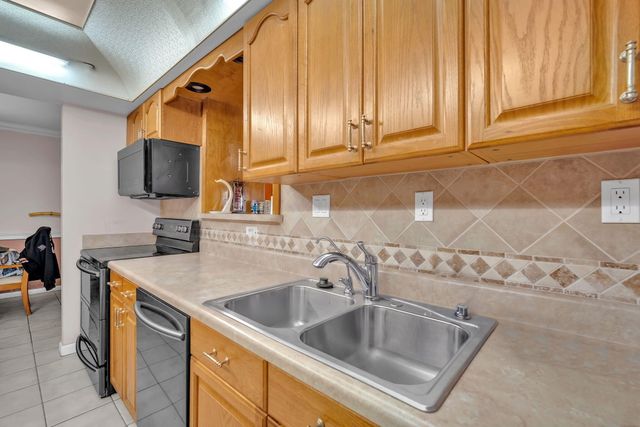 13930 SW 36th Court, Davie, FL 33330