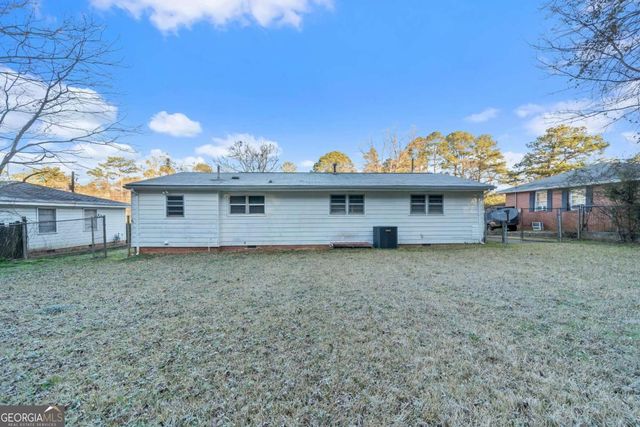 61 Oak Avenue, Milledgeville, GA 31061