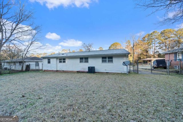 61 Oak Avenue, Milledgeville, GA 31061