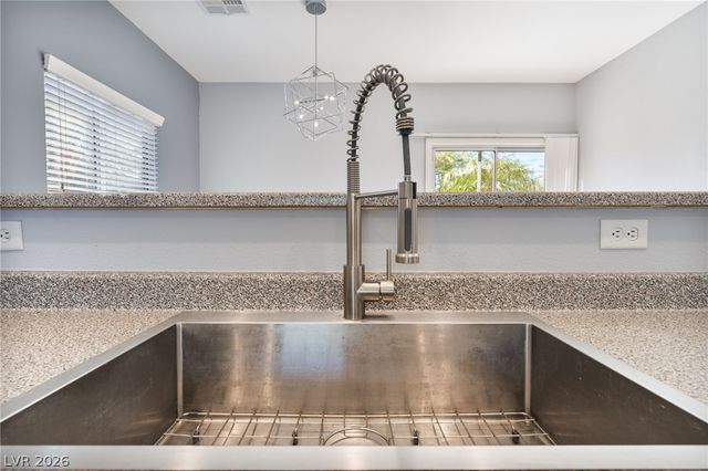2825 Woodland Park Avenue, North Las Vegas, NV 89086