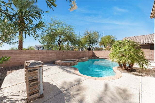 2825 Woodland Park Avenue, North Las Vegas, NV 89086