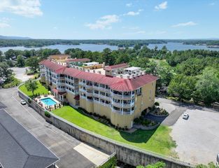 130 Grand Isle Dr Apt 3F, Hot Springs, AR 71913