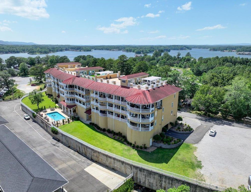 130 Grand Isle Dr Apt 3F, Hot Springs, AR 71913