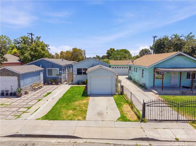 326 W Claude, Compton, CA 90220