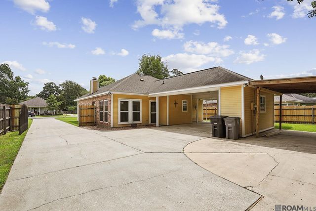 11083 Henson Dr, Greenwell Springs, LA 70739