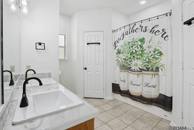 11083 Henson Dr, Greenwell Springs, LA 70739