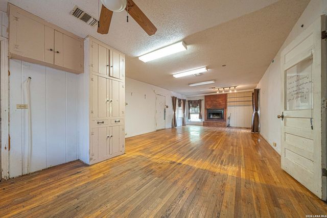 12498 S US HIGHWAY 181, San Antonio, TX 78223