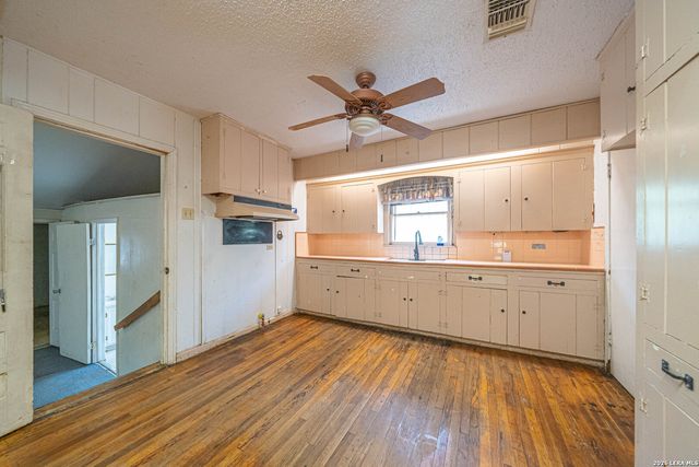 12498 S US HIGHWAY 181, San Antonio, TX 78223