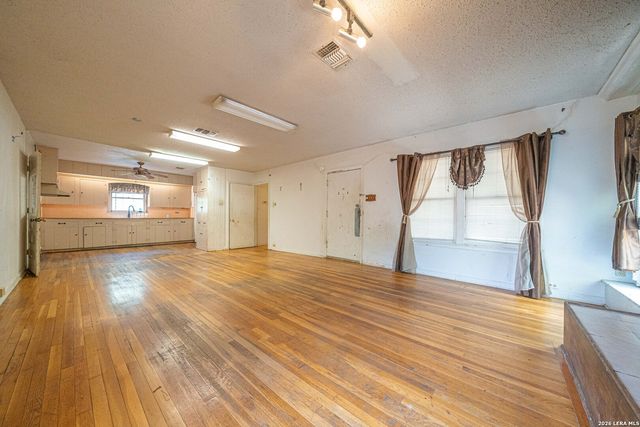 12498 S US HIGHWAY 181, San Antonio, TX 78223