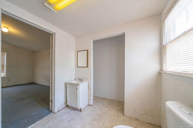 12498 S US HIGHWAY 181, San Antonio, TX 78223
