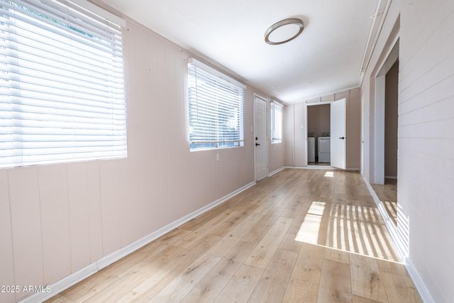 2045 W SUNNYSIDE Avenue, Phoenix, AZ 85029