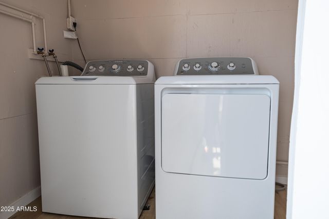 2045 W SUNNYSIDE Avenue, Phoenix, AZ 85029