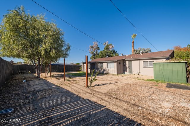 2045 W SUNNYSIDE Avenue, Phoenix, AZ 85029