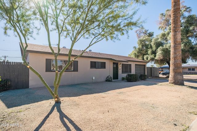 2045 W SUNNYSIDE Avenue, Phoenix, AZ 85029