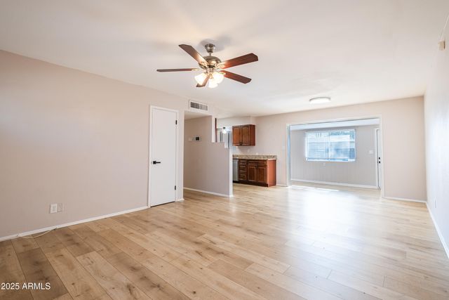 2045 W SUNNYSIDE Avenue, Phoenix, AZ 85029