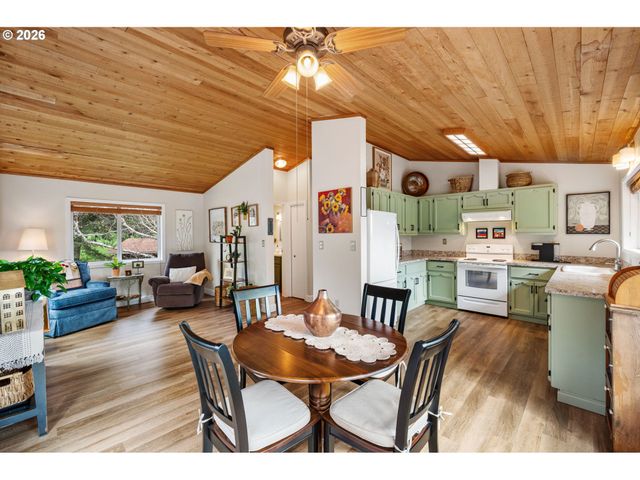 16449 Se 232ND Dr, Damascus, OR 97089