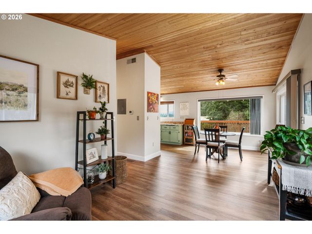 16449 Se 232ND Dr, Damascus, OR 97089