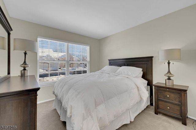 39 Loch Ln, Roxbury Twp., NJ 07852