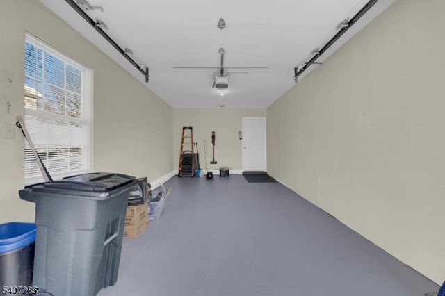 39 Loch Ln, Roxbury Twp., NJ 07852