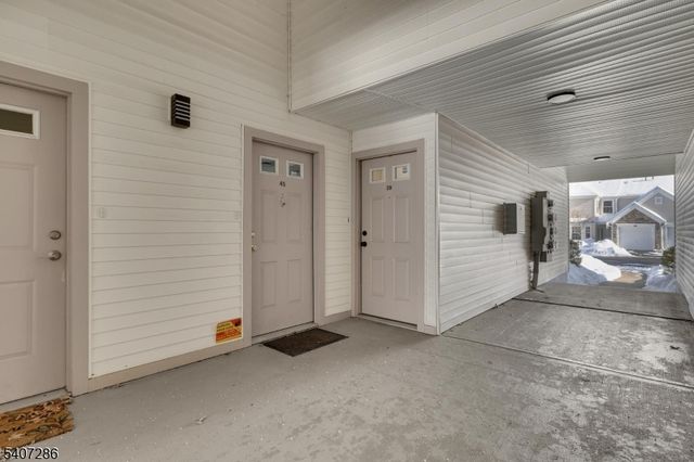 39 Loch Ln, Roxbury Twp., NJ 07852