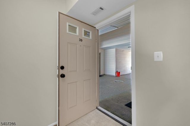 39 Loch Ln, Roxbury Twp., NJ 07852