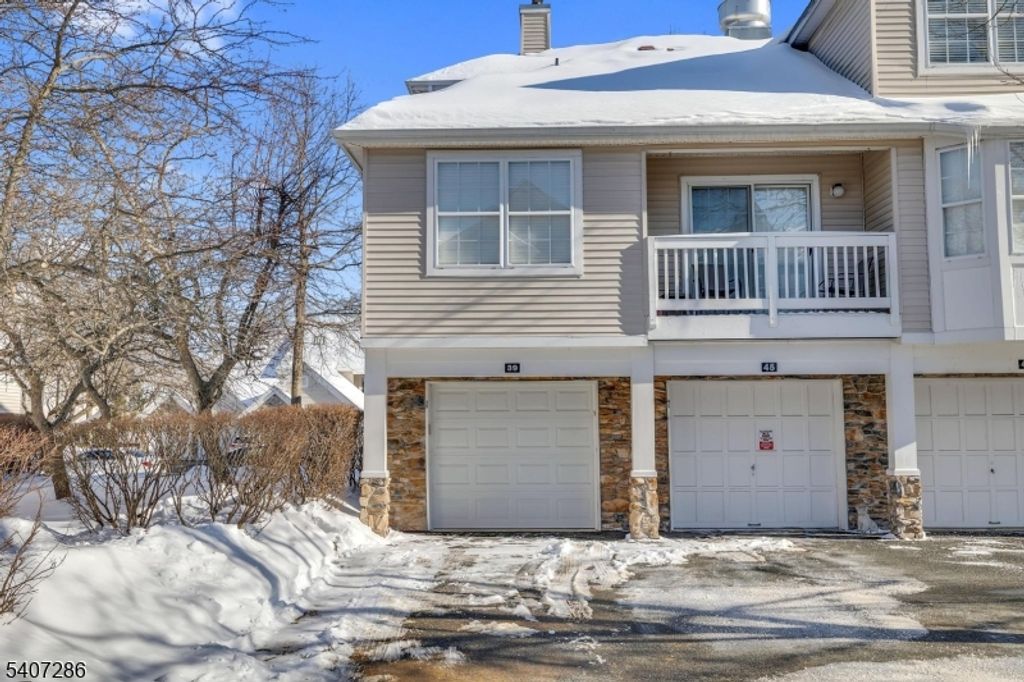 39 Loch Ln, Roxbury Twp., NJ 07852