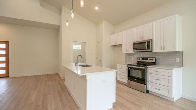 916 Colorado River Drive, Granbury, TX 76048